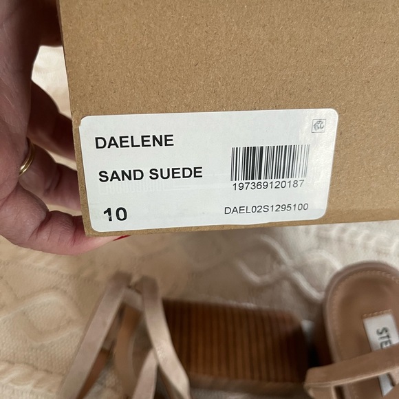 Steve Madden Tan Strappy Block Heels Suede women’s size 10 - Picture 8 of 14